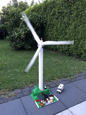 Review LEPIN 37001 - Wind Turbine (4999)
