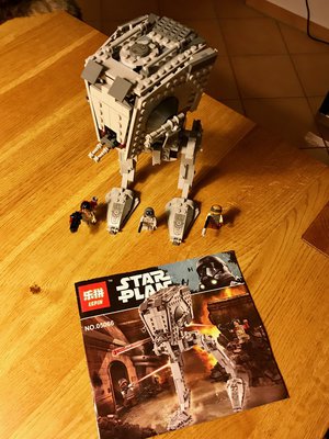 Review LEPIN 05066 At-St Walker