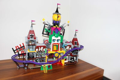 Review LEPIN 07090 - The Joker Manor