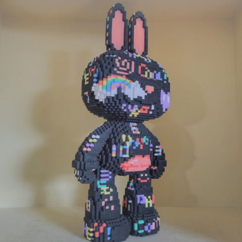 Momo M8002 Y Graffiti Rabbit 1